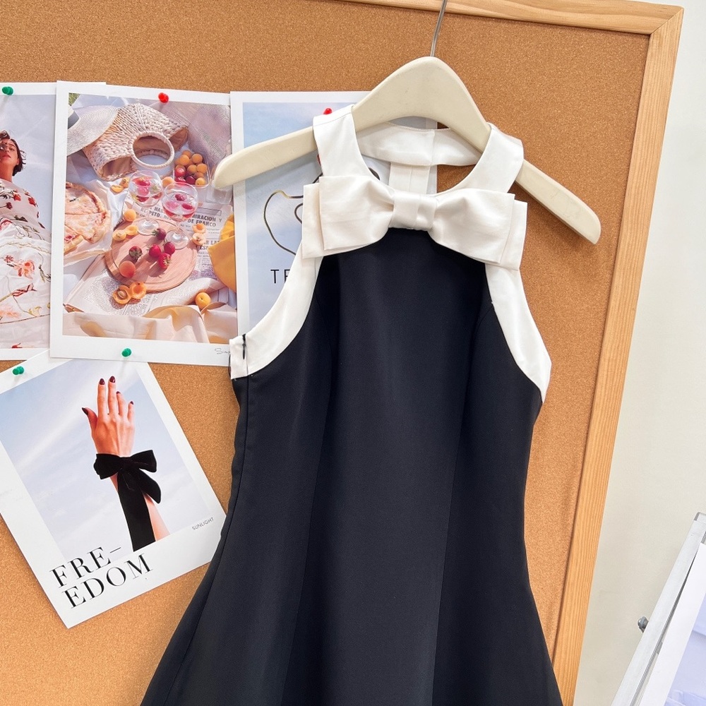 Dolce & Gabbana Black Mini Dress with White Bow Halter Neck - Picture 3 of 9